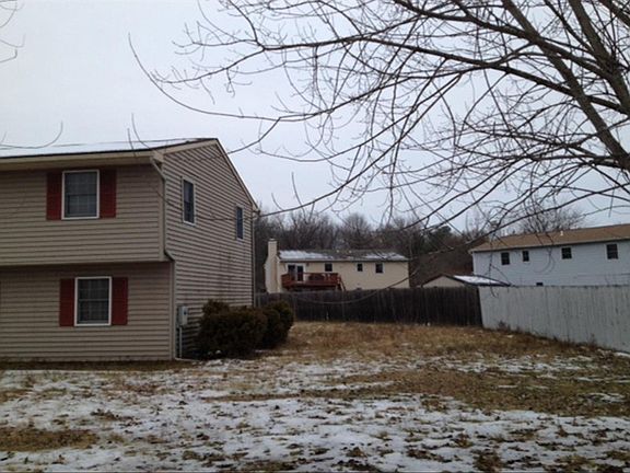 3rd image of 13 Chesterwood Ct