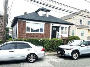 23 Monroe St, Inwood, NY 11096