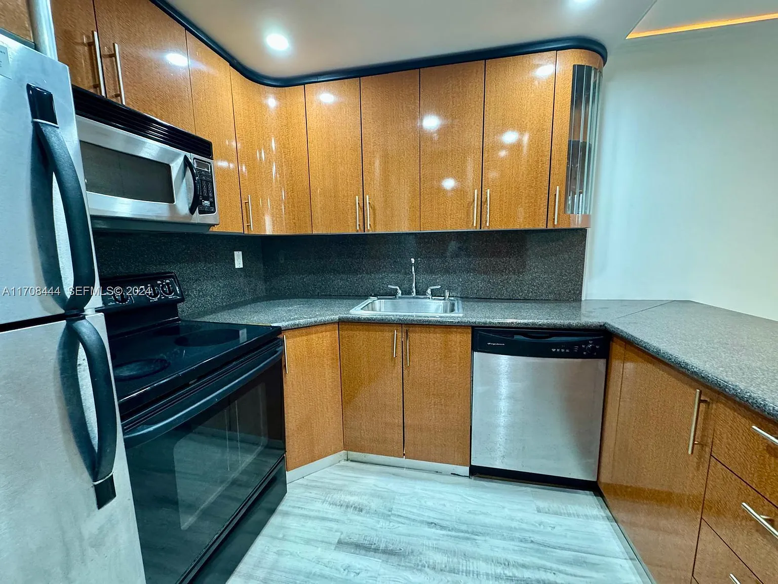 1 bed, 546 sqft, $1,650 — Photo 4