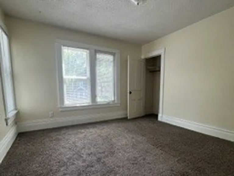 224 Carroll St — Photo 8