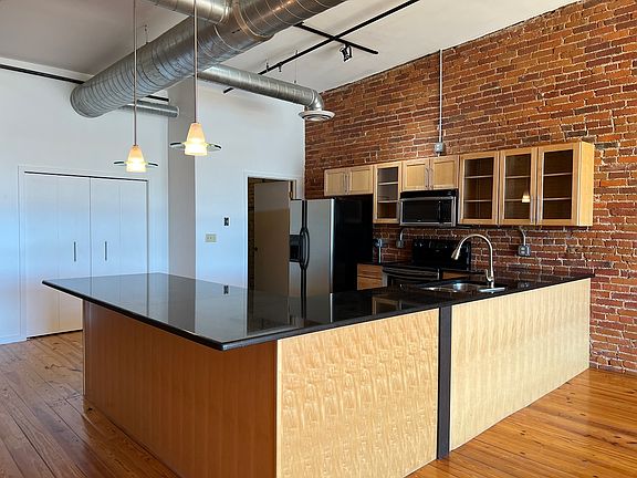 4th image of 432 S Saginaw St Suite 300