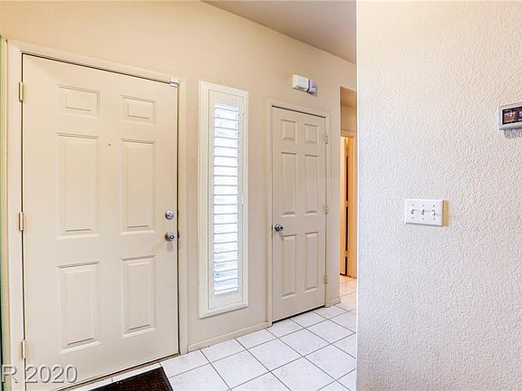 3rd image of 9277 Scenic Mountain Ln