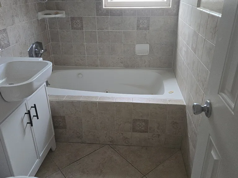 122 Elm Ave — Photo 3