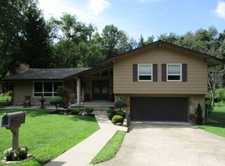 11 Lakeview Dr, Wheeling, WV
