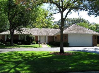 77 Brandon Rd, Northfield, IL 60093