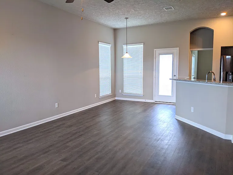 2040 Sorrento Ct — Photo 3