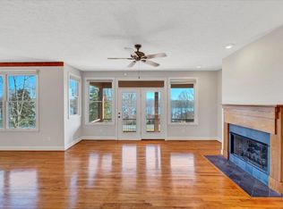 209 Park Shores Cir, Moneta, VA 24121