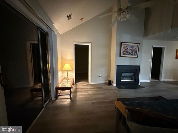 3rd image of 10019 Vanderbilt Cir APT 14-16