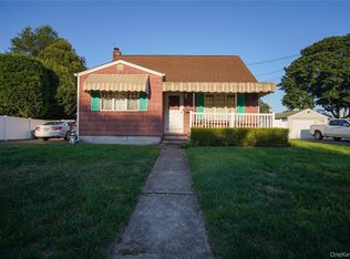 1743 Asharoken Blvd, Bay Shore, NY 11706