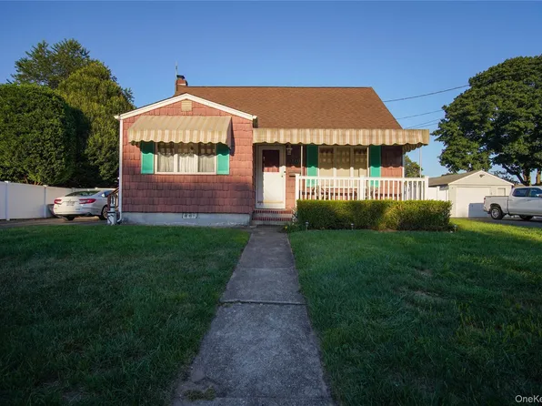 1743 Asharoken Boulevard, Bay Shore, NY 11706