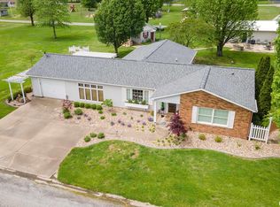 24 Karen Dr, Christopher, IL 62822