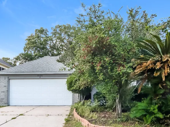 7131 Maple Walk Dr, Humble, TX 77346