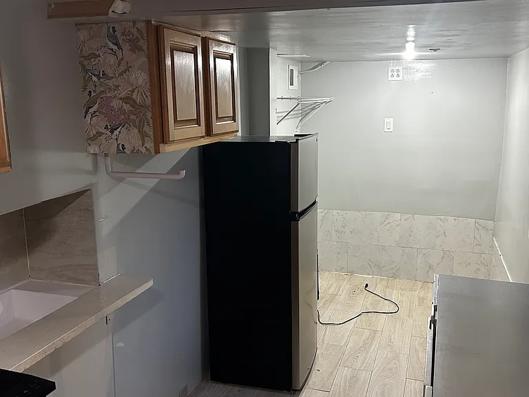 2728 N Mulligan Ave — Photo 1
