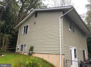 1803 Henry Rd, Rockville, MD 20851