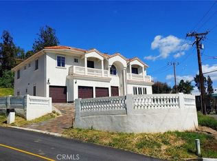 10422 Ladera Senda, Santa Ana, CA 92705