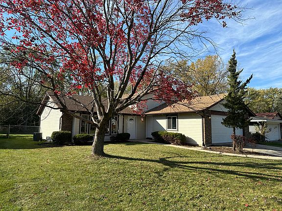 2nd image of 22916 Lakeshore Dr