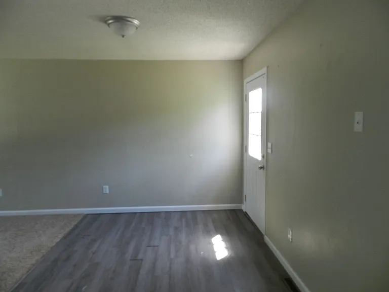 15304 Temple Ln — Photo 3