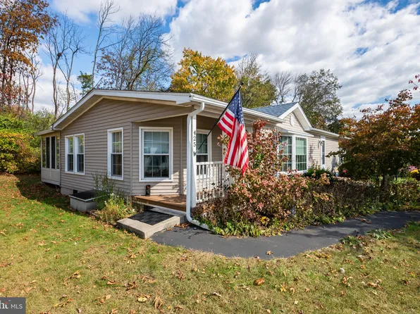 425 Cedar Ln, Birdsboro, PA 19508