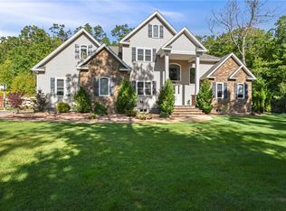 75 Matteson Rd, Scituate, RI 02831