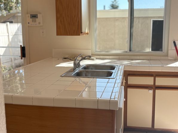 1336 N Elderberry Ave