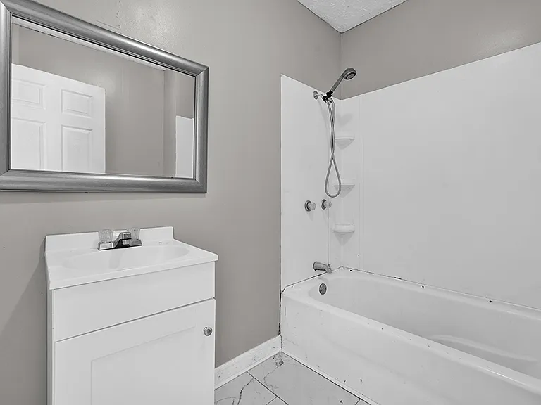 2221 Gurnee Ave — Photo 6