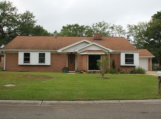 2466 S Shore Dr, Biloxi, MS 39532