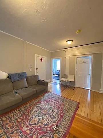 10 Glenville Ave #3R