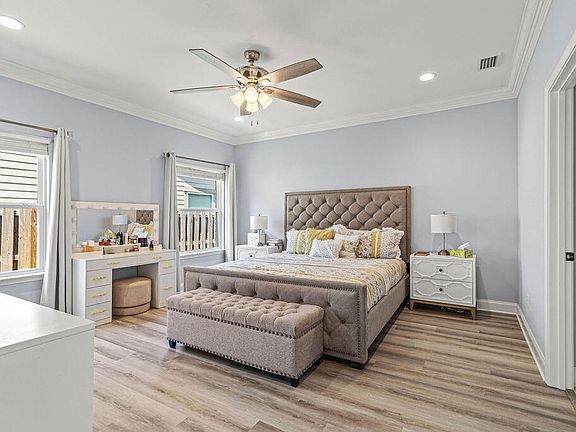 4th image of 57 5th St