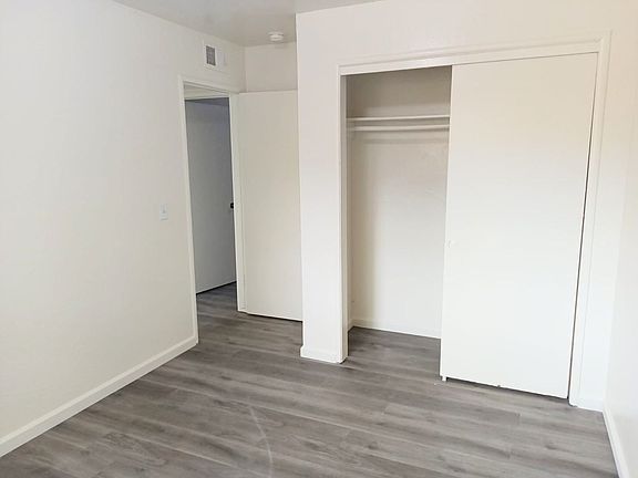 4th image of 2731 W Caldwell Ave APT C