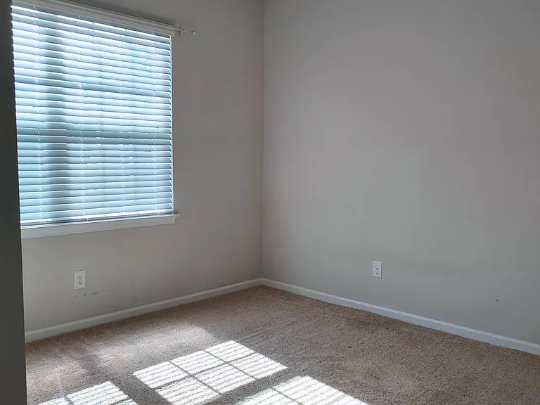 604 Ava St — Photo 5