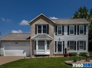 730 W 58th St, Davenport, IA 52806