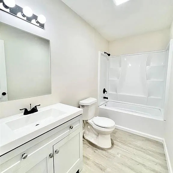 538 E Anaquitas St — Photo 7