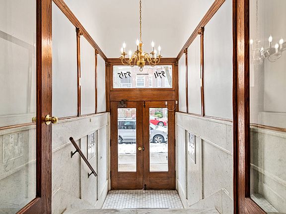 2nd image of 5711 S Blackstone Ave #1N