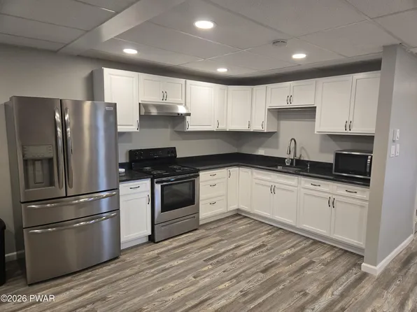 702 Perkins Pond Rd, Beach Lake, PA 18405