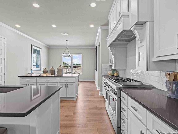 5th image of 1323 Berkdale Bluff