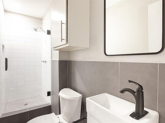 4th image of 3405 Grooms St #3405
