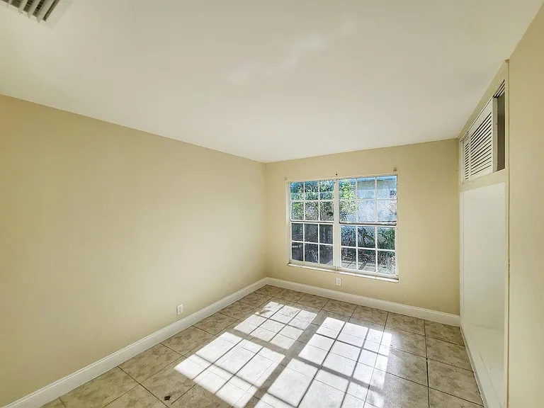 420 W Blue Heron Blvd #2 — Photo 4