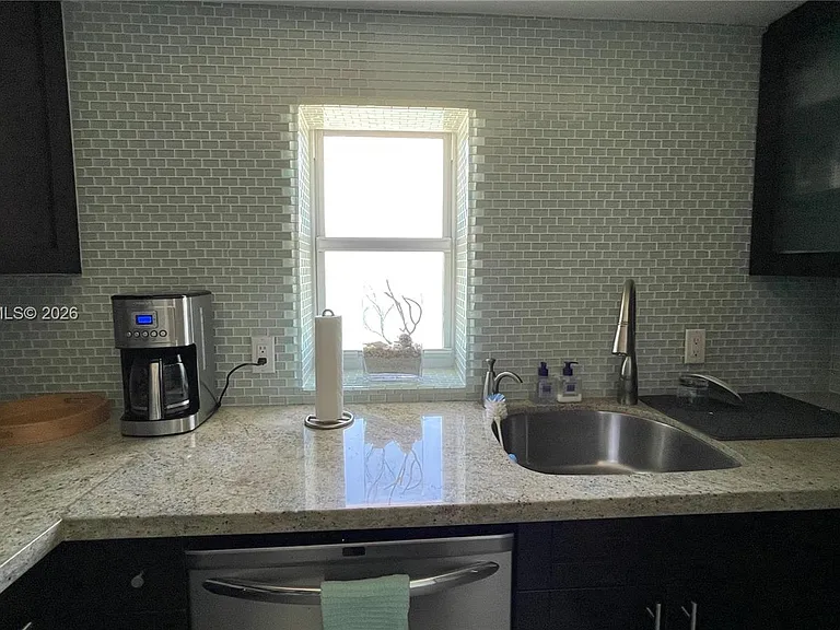 5701 Collins Ave #1714 — Photo 13