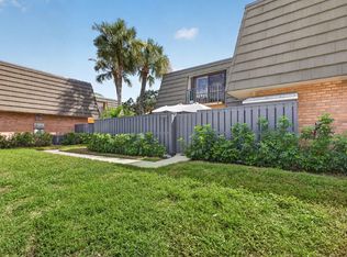 2002 20th Way, West Palm Beach, FL 33407