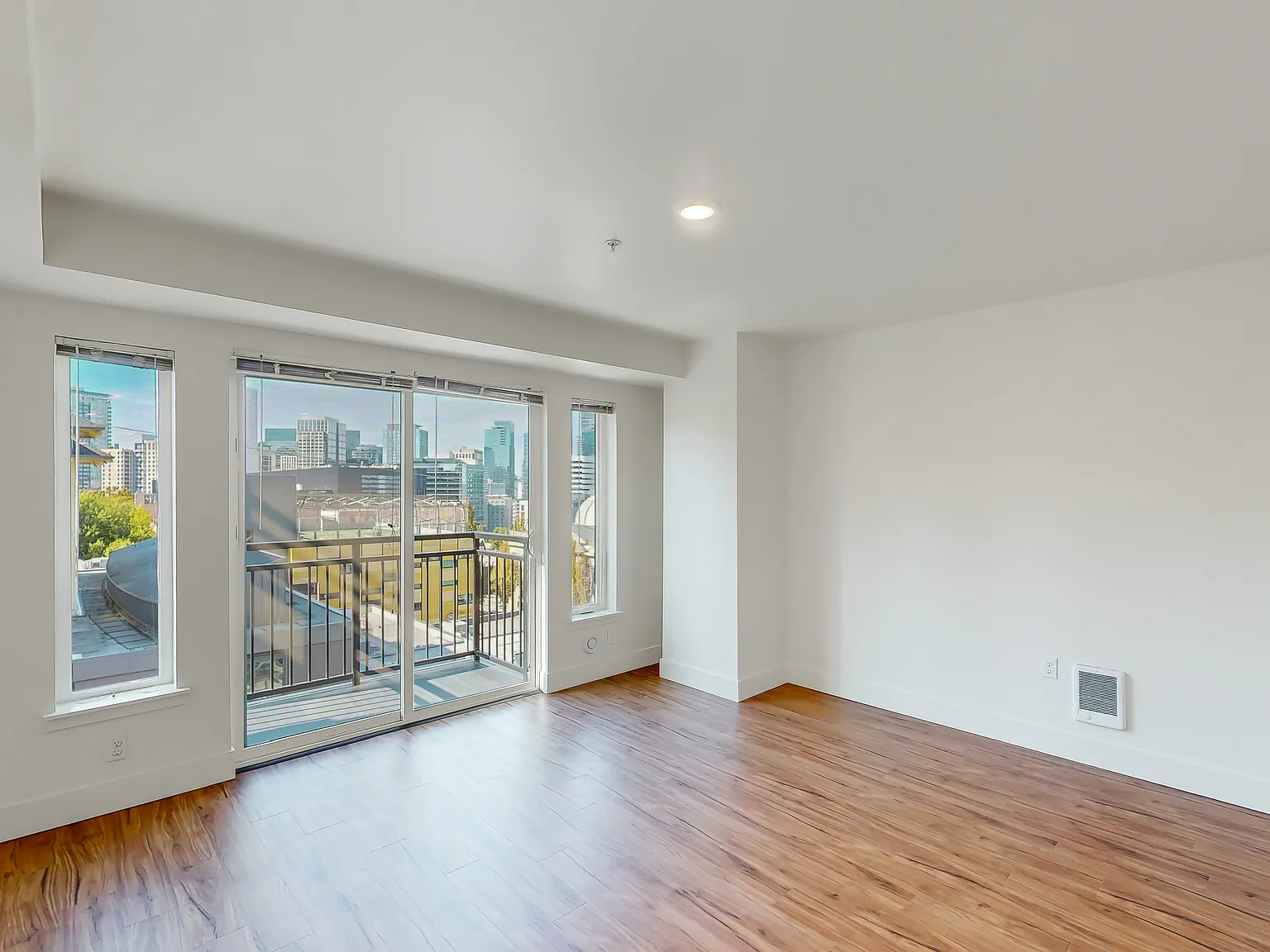 Dunn Motors Apartments — Photo 4