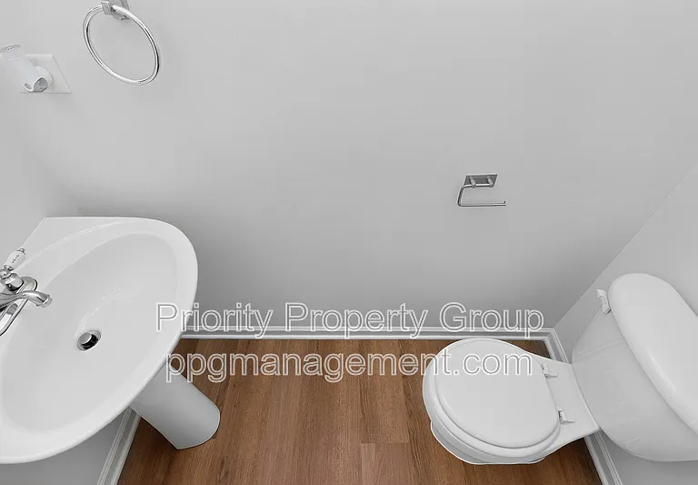 3204 Barons Court Rd — Photo 11