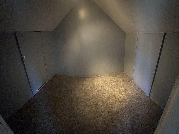 MASTER CLOSET 1