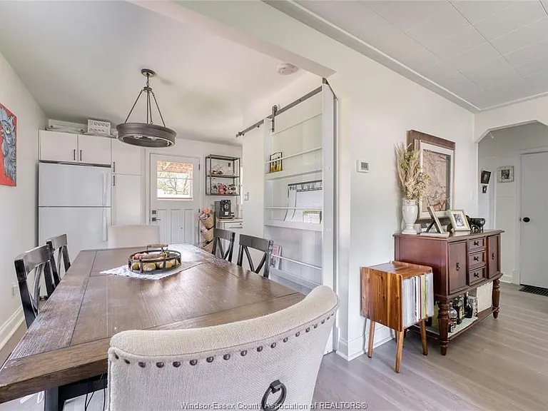 4062 Roseland Dr E — Photo 11