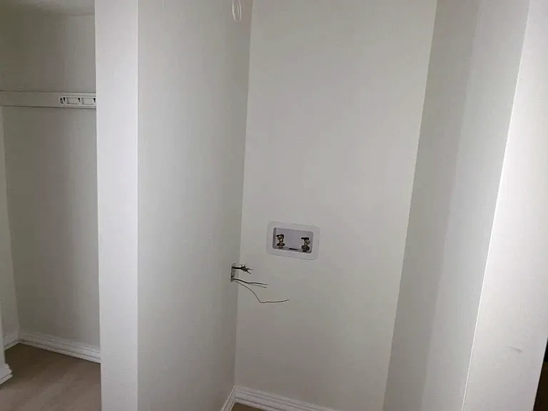 407 E Carson St — Photo 19