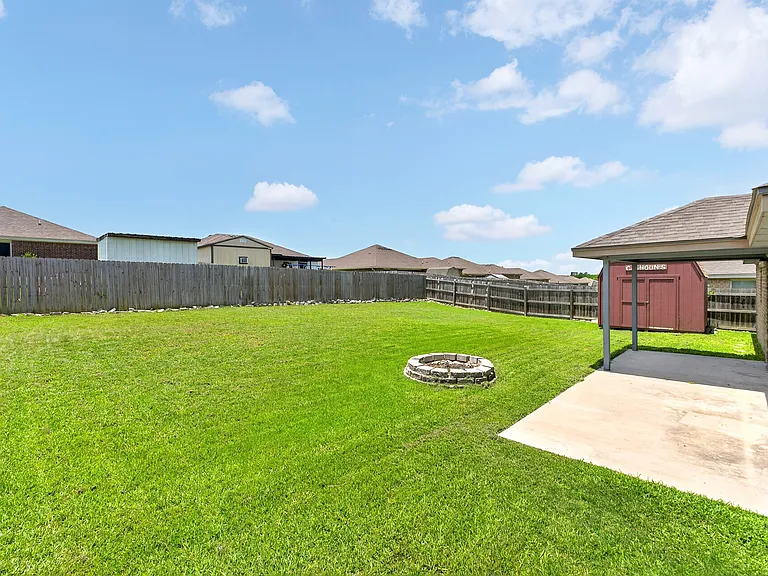 403 Chrislyn St — Photo 23