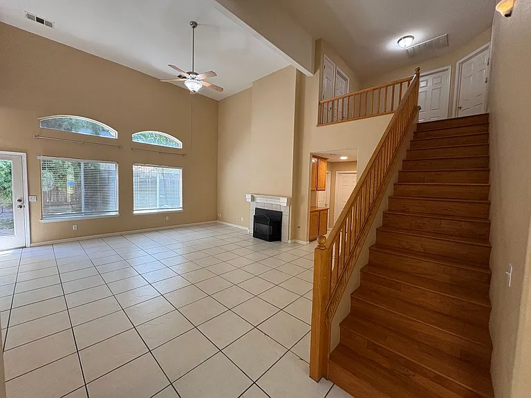 703 W Russell Ave — Photo 34