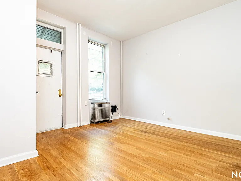 183 Jefferson St #1R — Photo 4