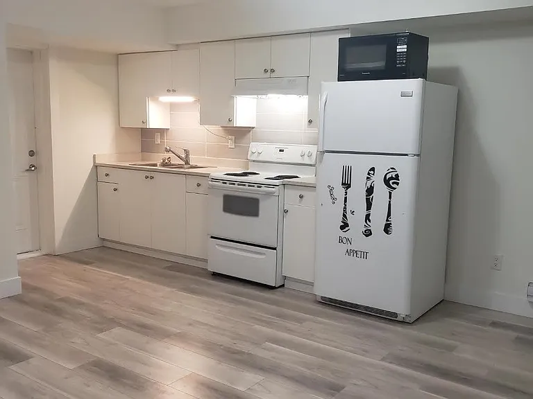 20954 80b Ave — Photo 3