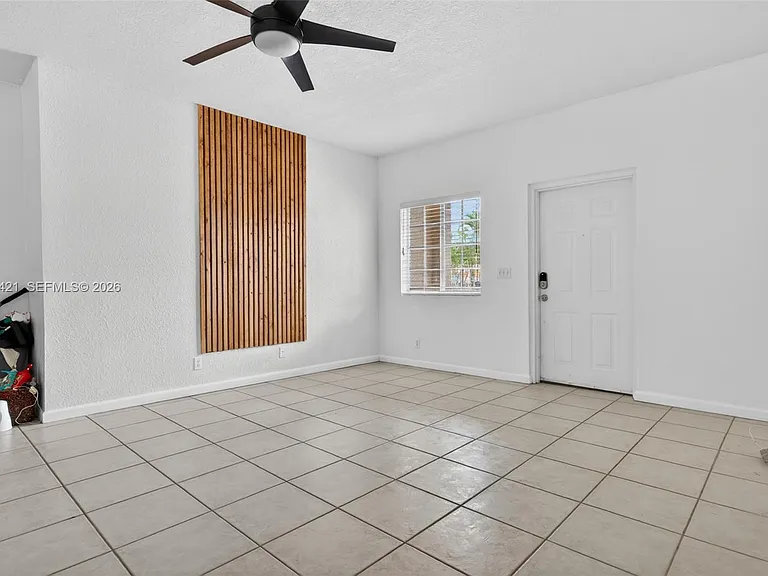 4902 Washington St #4 — Photo 4
