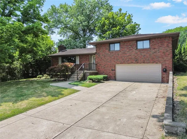 4778 S Emblem Dr, Pittsburgh, PA 15236